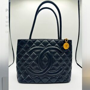 Auth CHANEL Caviar Medallion Tote Bag with Hologram
